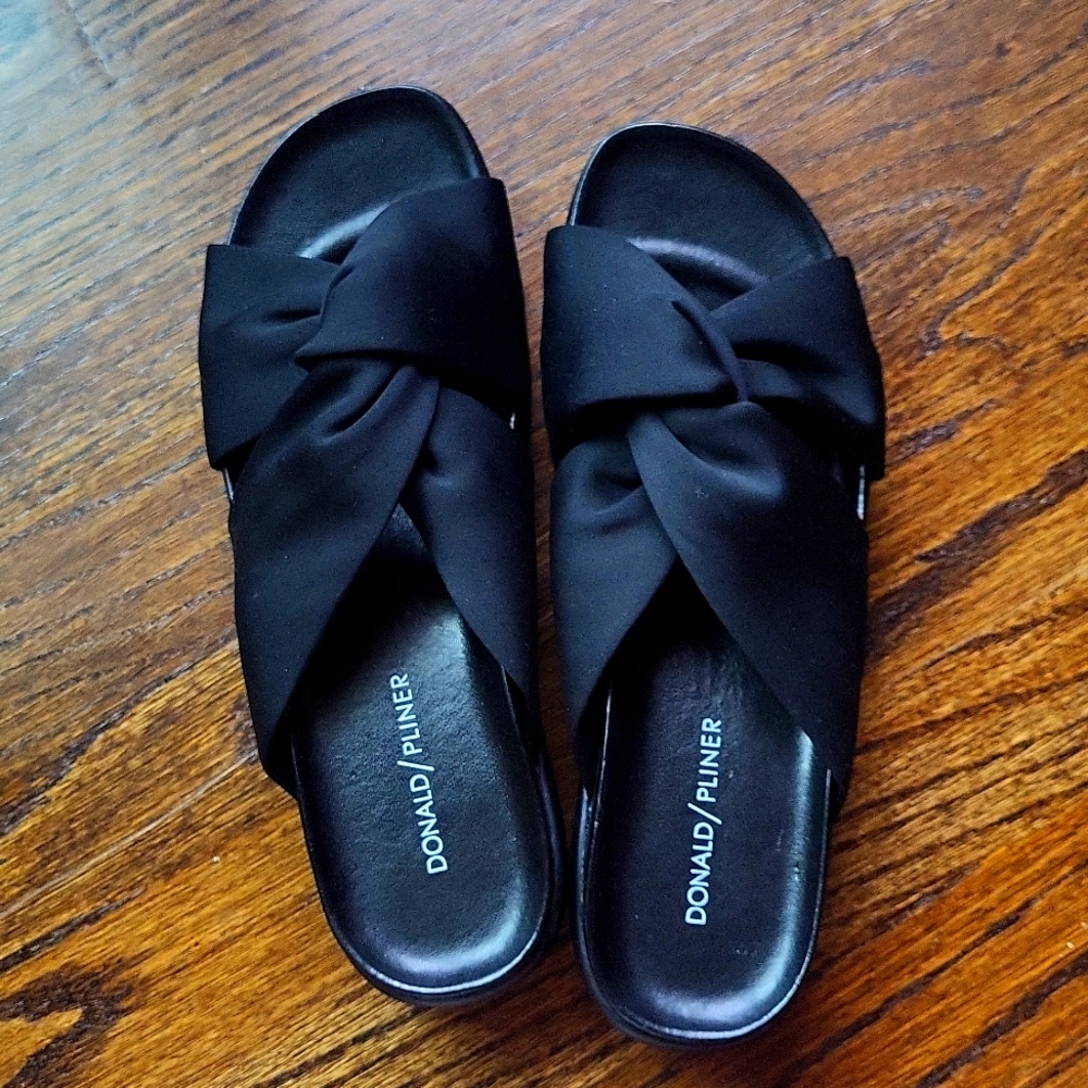 Donald Pliner Sandals